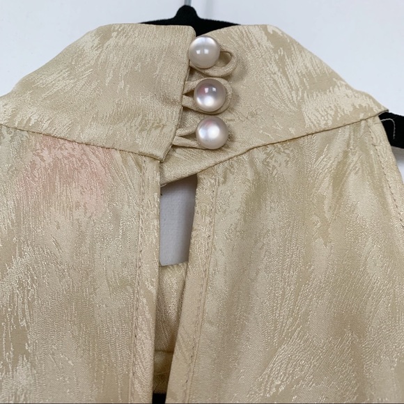 Parker Mock Neck Ruffle Silk Blouse Light Gold XS - Picture 7 of 8